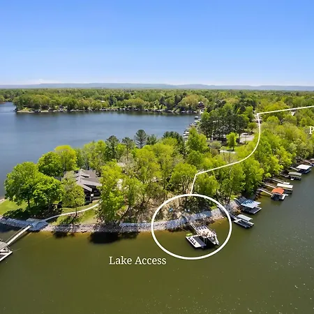 New Home, Dock, Home Theatre Projector, Hot Tub, Fire Pit, Kayaks